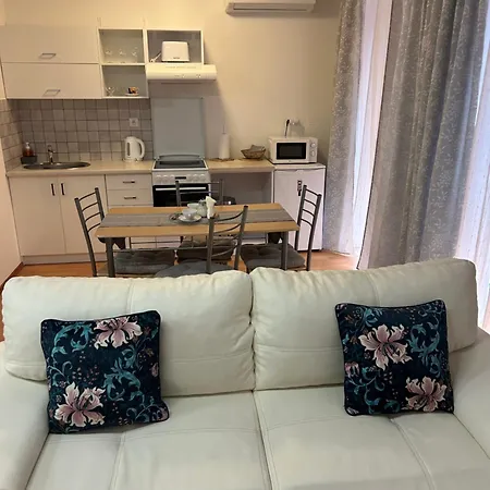 Holiday home Konde D *